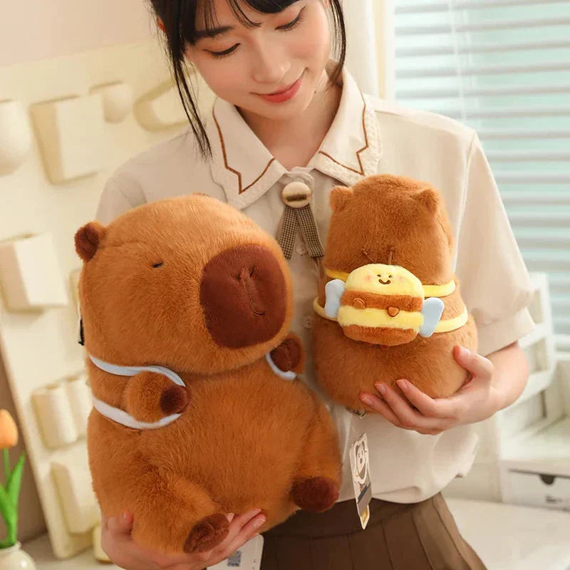 Brehn | Kawaii Capybara mit Rucksack Plüschkollektion