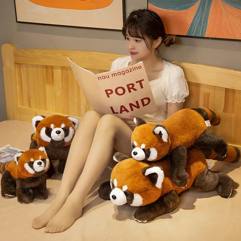 Brehn | Liegender Flauschiger Roter Panda Lebensechter Plüschspielzeug