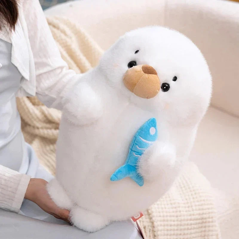 Brehn | Mochi Seal Plüschfigur mit Fisch