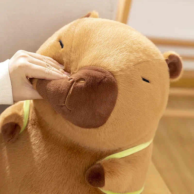 Brehn | Schlafende Capybara mit Mahjong-Rucksack Plüschspielzeug