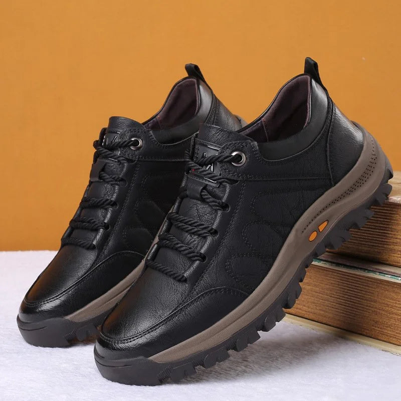 Brehn | Handgenähte Herren-Freizeitschuhe | Echtes Rindsleder | Orthopädisches Drei-Fuß-Stützdesign | Rutschfeste Gummisohle | Wasserabweisend & Atmungsaktiv | Schwarz & Braun