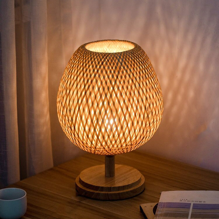 Woven Bamboo Nachttischlampe im Vintage-Retro-Stil | Brehn