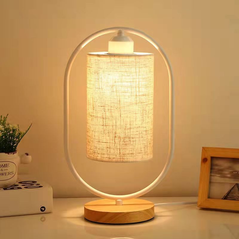 Industrieller Stil Holztischlampe mit Metallakzent | Brehn