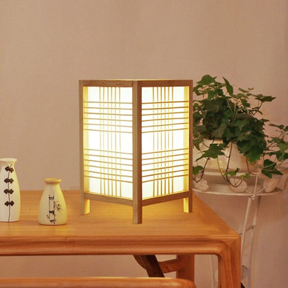 Japanische quadratische Nachttischlampe mit Stoffschirm und Mustern | Brehn