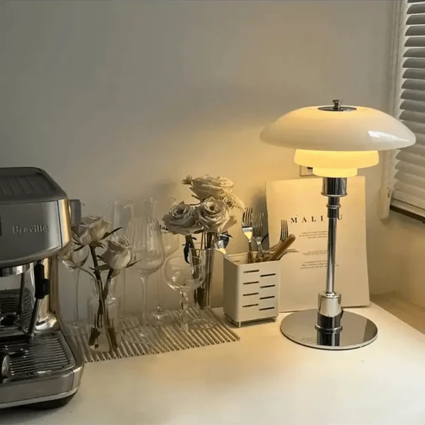 Brehn | Skandinavische Designer Tischlampe Minimalistisch