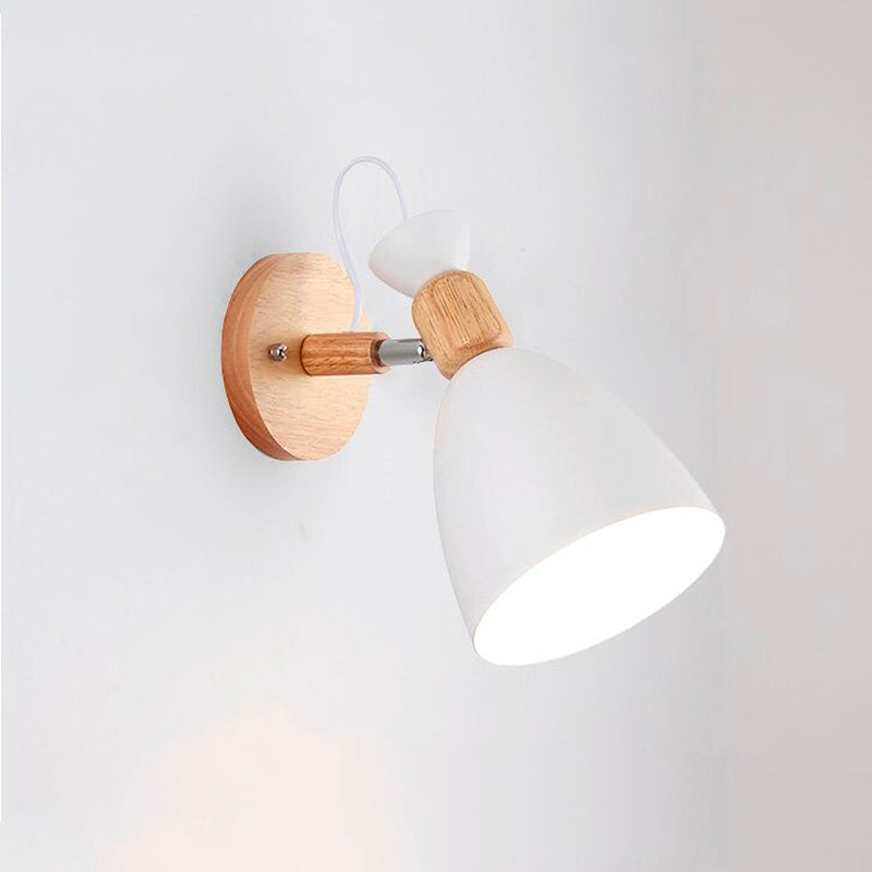 Skandinavische Holz Wand Nachttischlampe mit Metall-Schirm | Brehn