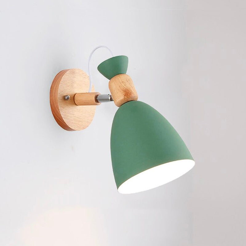 Skandinavische Holz Wand Nachttischlampe mit Metall-Schirm | Brehn