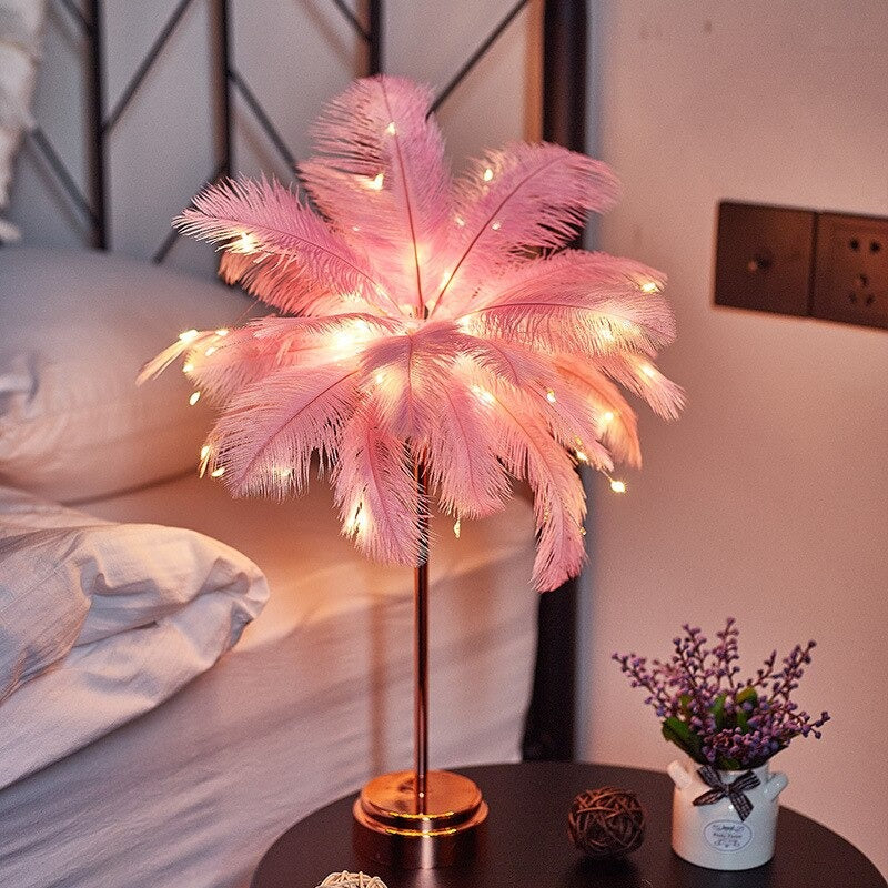 Feder LED Nachttischlampe mit bunten Federn und sanftem Licht | Brehn