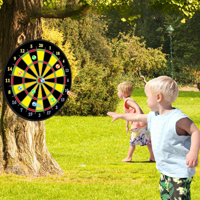 Große Dartscheibe für Kinder mit Klebebällen und Darts – PlayTarget