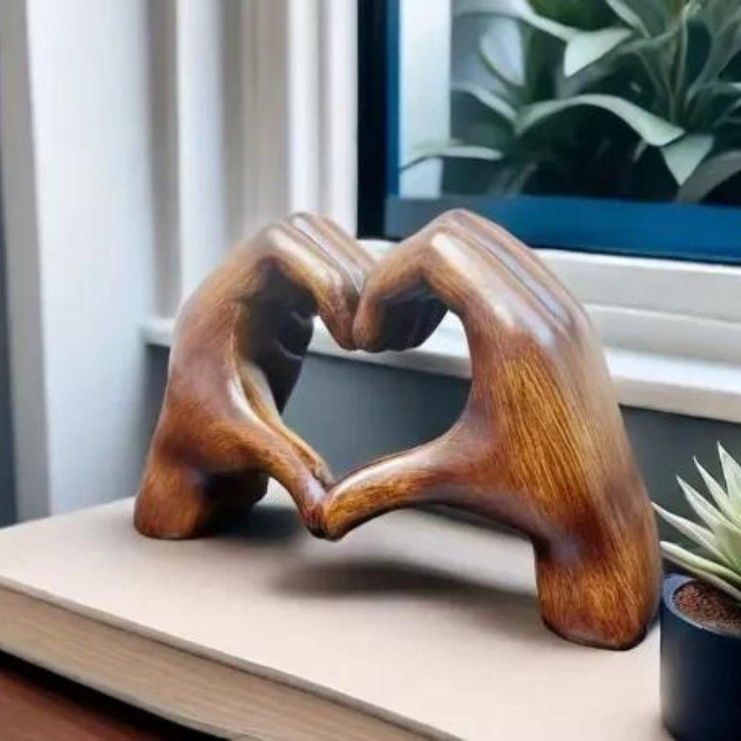 LoveSculpt – Handgefertigte Wohndekoration aus Holz mit rustikalem Charme