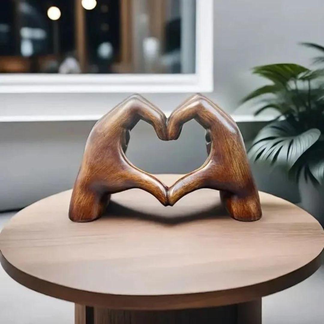 LoveSculpt – Handgefertigte Wohndekoration aus Holz mit rustikalem Charme