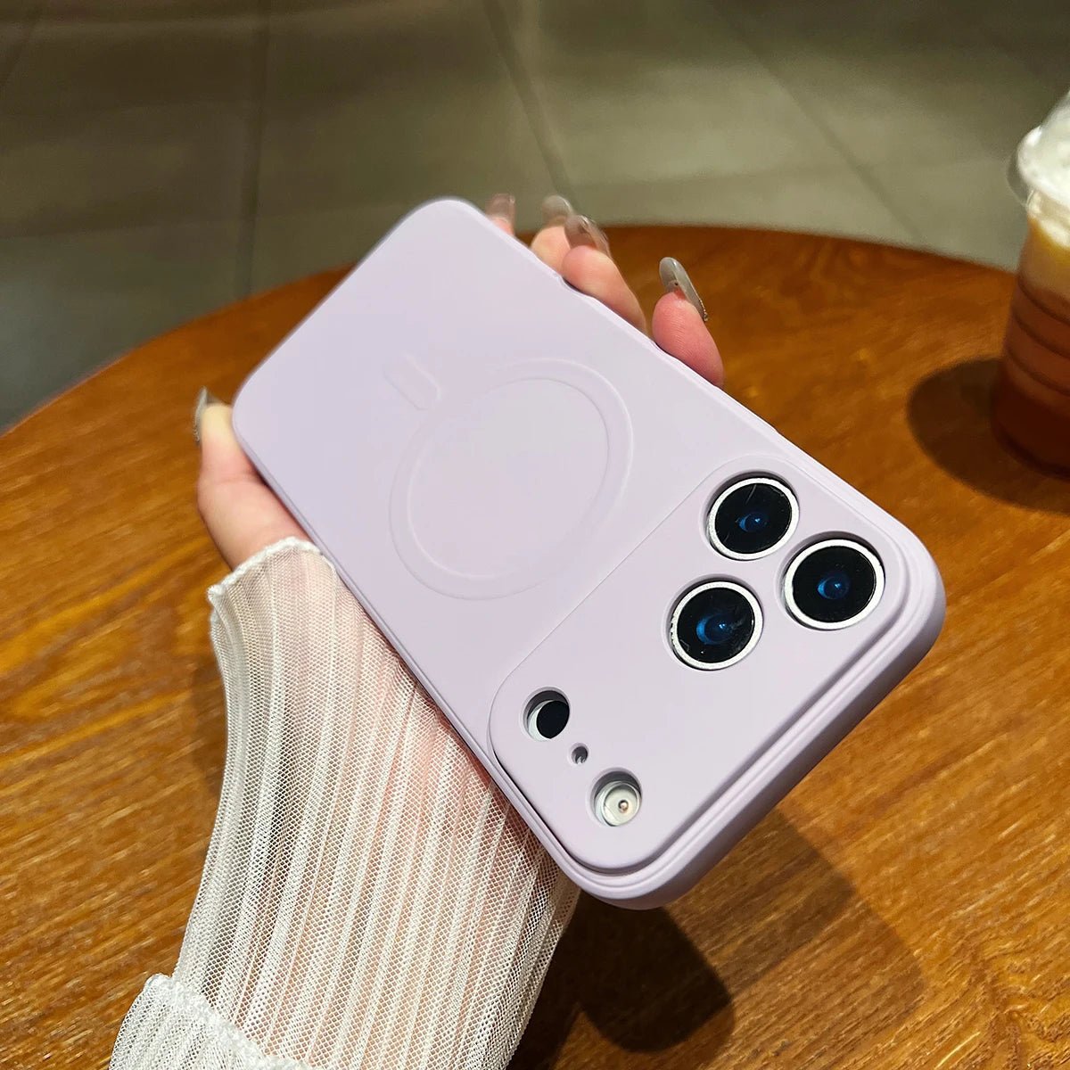 MAGNASOFT – Magnetische Silikonhülle für iPhone 17-Serie