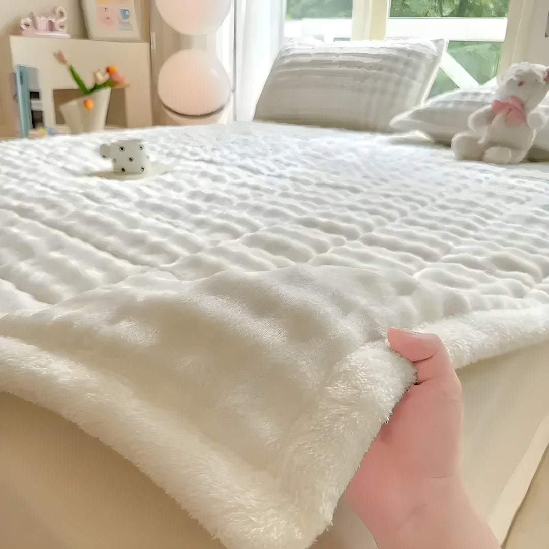 VelvetRest Bettwäsche - Wärmerer Winter Milchvelours Anti-Rutsch Matratzenbezug | Brehn