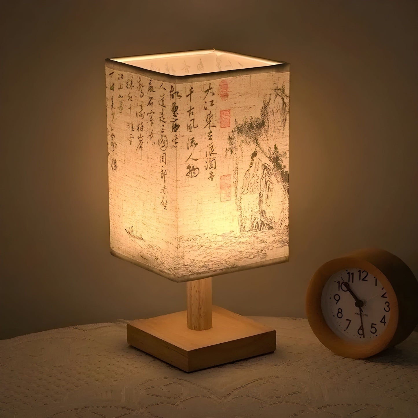 SerenityGlow Lampe - Moderne Stoff-LED-Chinesische Tischlampe | Brehn