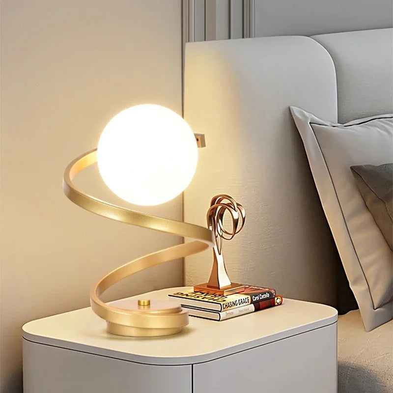 Brehn | Skandinavische LED- Tischlampe