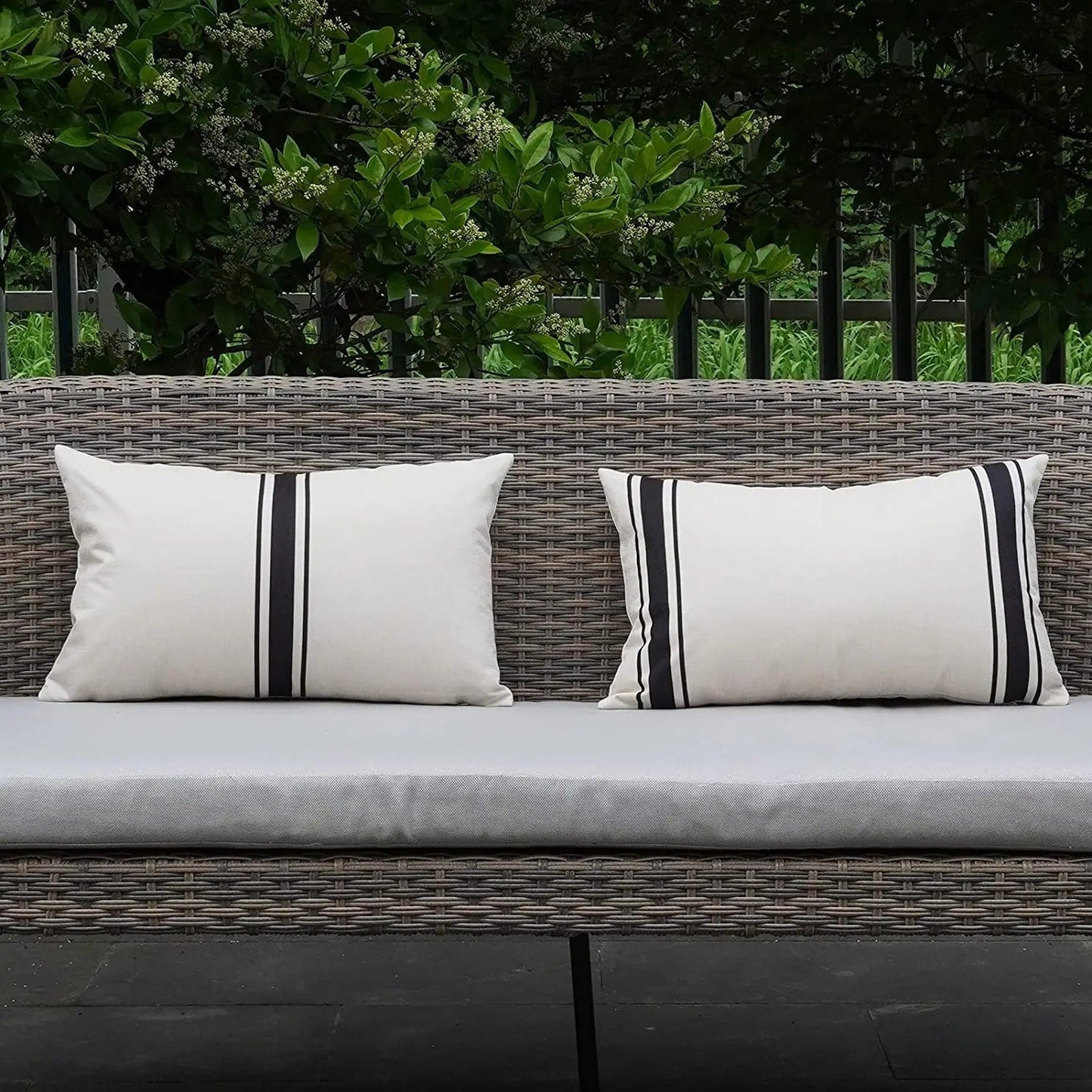Brehn | Elegante wasserdichte Kissenbezüge - für stilvolle Gartenmöbel