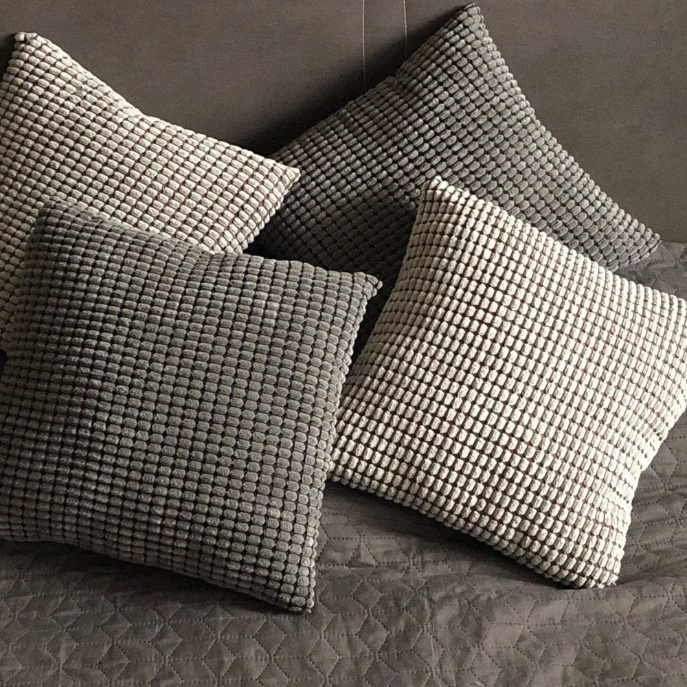 Brehn | Luxus Plüschheim Kissenbezug - mit verspieltem Maiskorn-Design