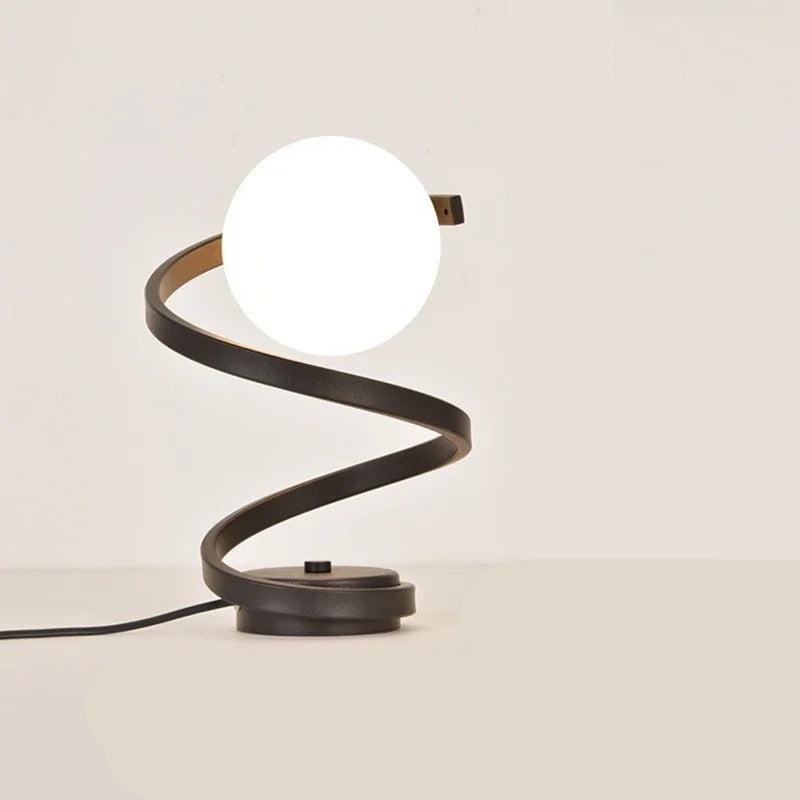 Brehn | Skandinavische LED- Tischlampe