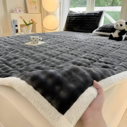 VelvetRest Bettwäsche - Wärmerer Winter Milchvelours Anti-Rutsch Matratzenbezug | Brehn