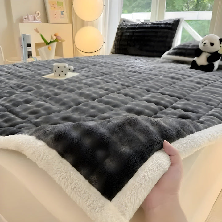 VelvetRest Bettwäsche - Wärmerer Winter Milchvelours Anti-Rutsch Matratzenbezug | Brehn