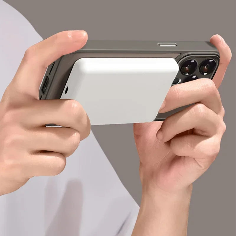 Matte Armor Magnethülle mit Stoßschutz und MagSafe-Unterstützung – 1+1 GRATIS