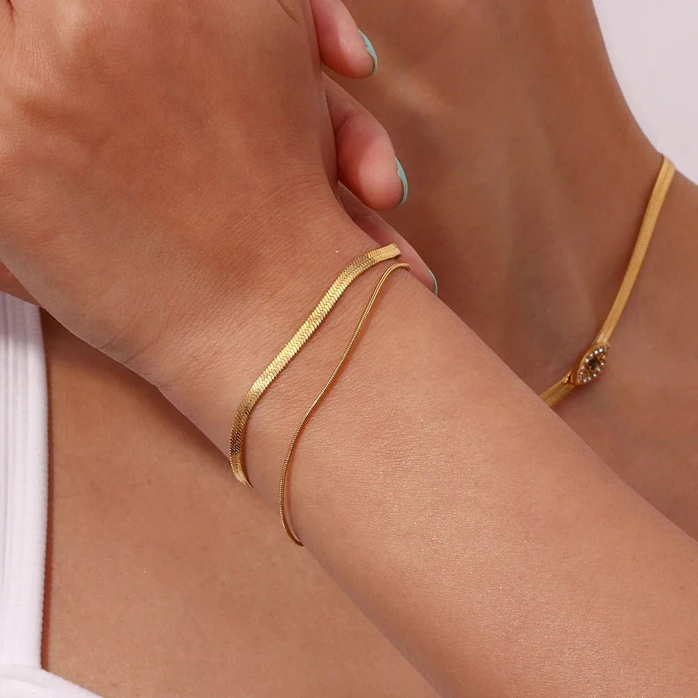 Brehn | Minimal Fischgräten- & zarte Schlangenkette geschichtete Armbänder