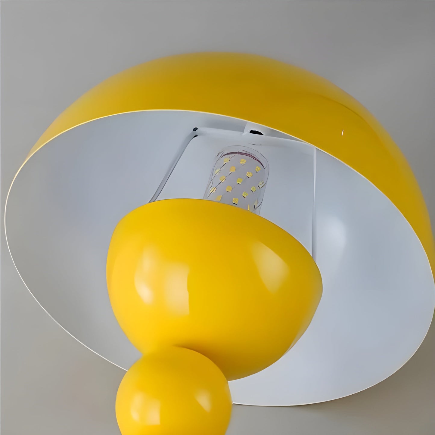 Brehn | Norlumi Skandinavische LED Tischlampe | Dimmbar | Weißes ABS-Gehäuse | 0–5W | 36V DC | Blumeninspiriertes Design