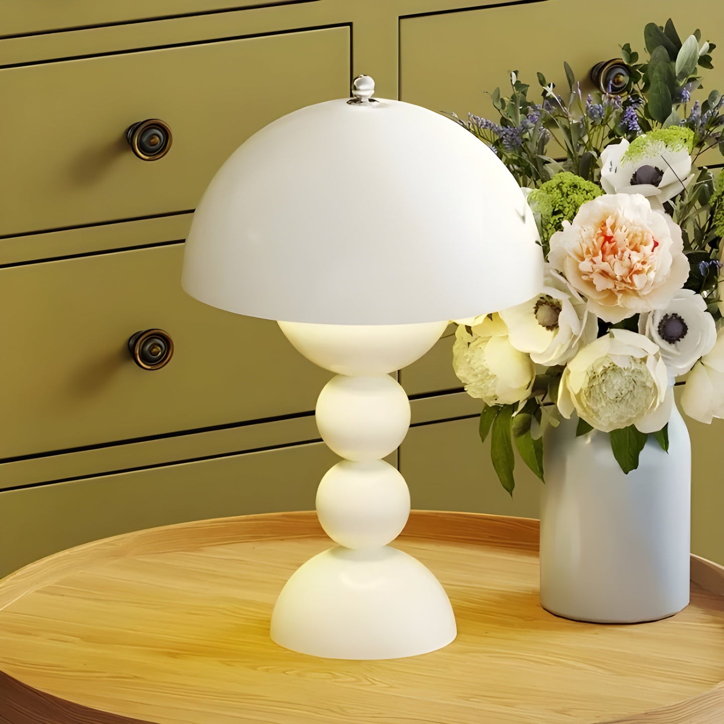 Brehn | Norlumi Skandinavische LED Tischlampe | Dimmbar | Weißes ABS-Gehäuse | 0–5W | 36V DC | Blumeninspiriertes Design