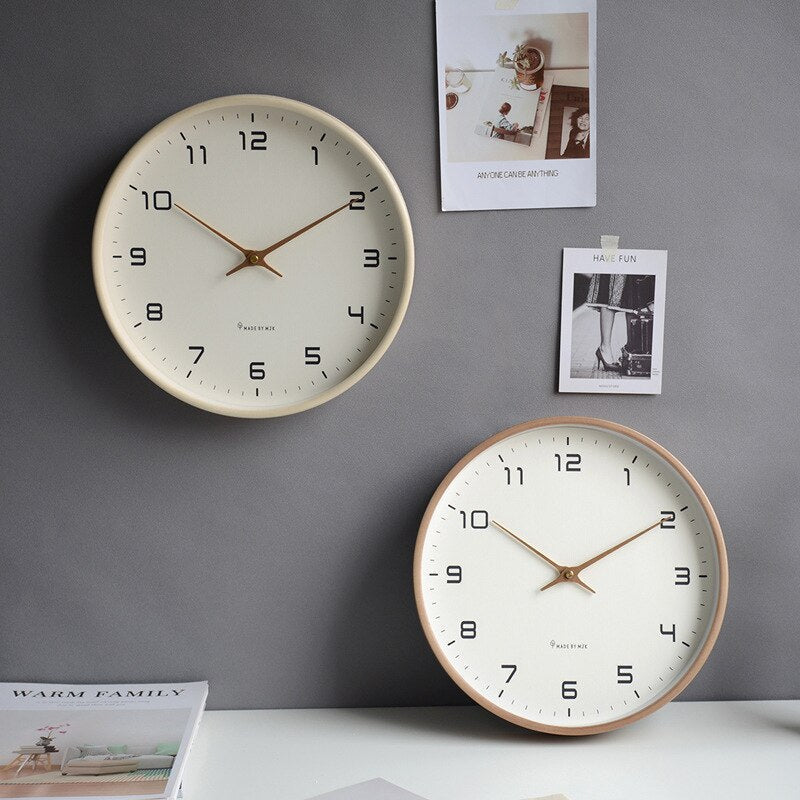 LUNDTIME – Geräuschlose Wanduhr aus Holz im skandinavischen Design