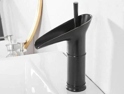 Luxurißer Messing Wasserfall Waschbecken Wasserhahn für opulente Badezimmerwaschbecken