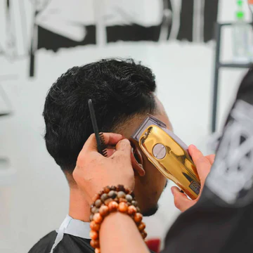 Professioneller Haarschneider für Herren, goldenes Set | Kabelloser Haarschneider in Gold