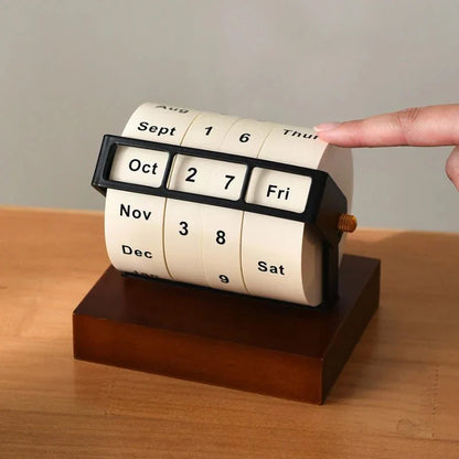 Moderner Perpetual Wheel Schreibtischkalender aus Holz und Metall | Brehn