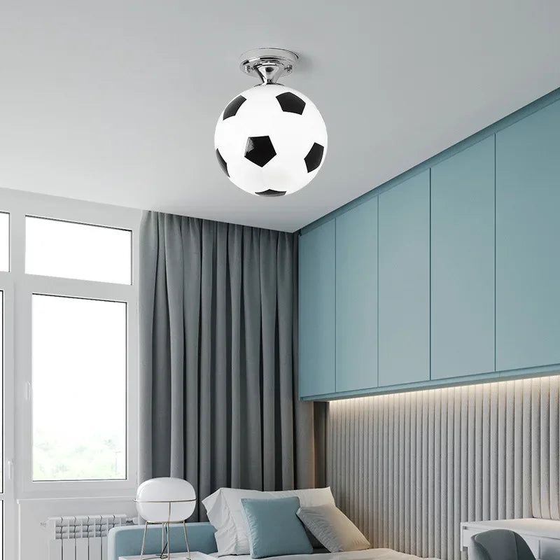 Brehn | Verspielt Fußball Deckenlampe - GoalBright