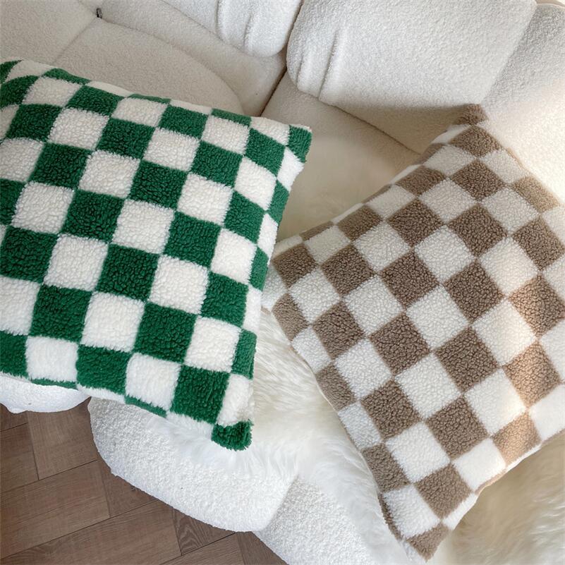 Brehn | Plüsch Fleece Schachbrett Kissenbezug