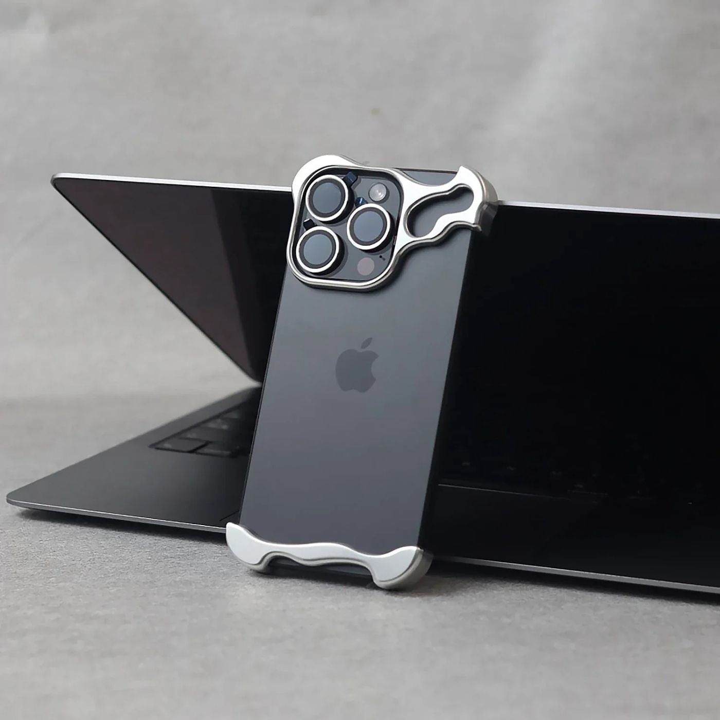 Ultradünne Premium-iPhone-Hülle – Invisie-Schutz gegen Kratzer und Stöße