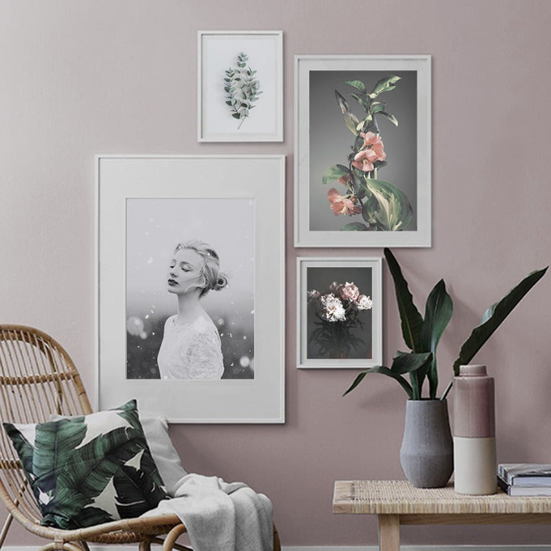 Modernes rosa Blumenbild „Mädchenruhe“ – Leinwandbild