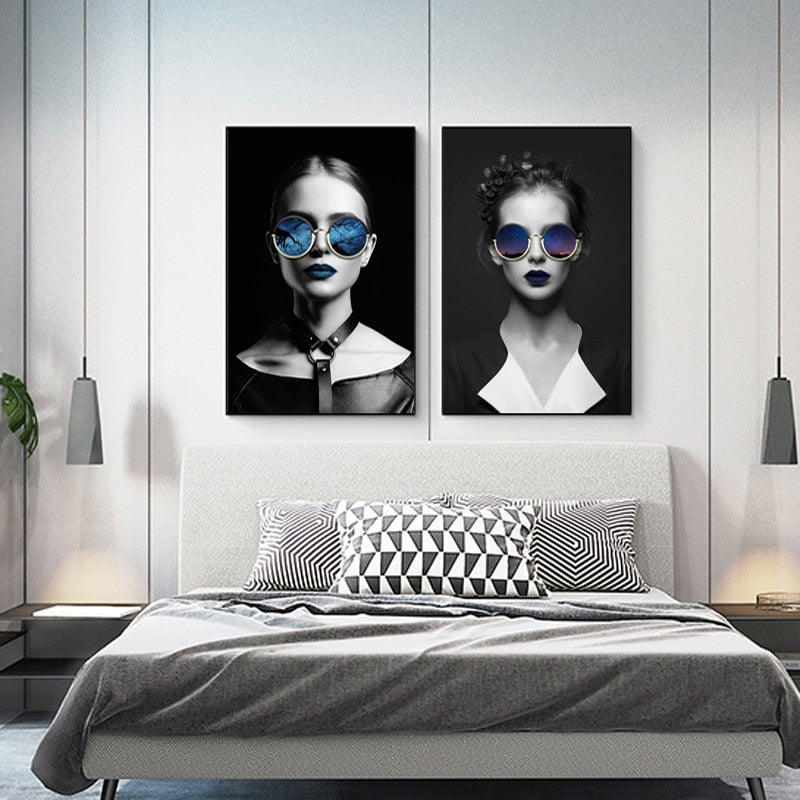 Wandbild mit Frauenfigur – Leinwandgemälde