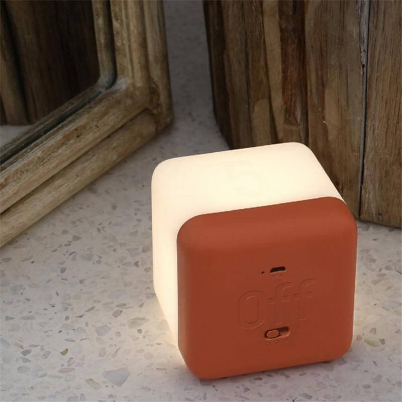 Elegante kreative ChargeaBrehne quadratische Nachttischlampe