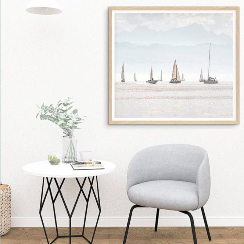 Sommerlandschaft mit Segelbootmotiv – Minimalistischer Kunstdruck auf Leinwand
