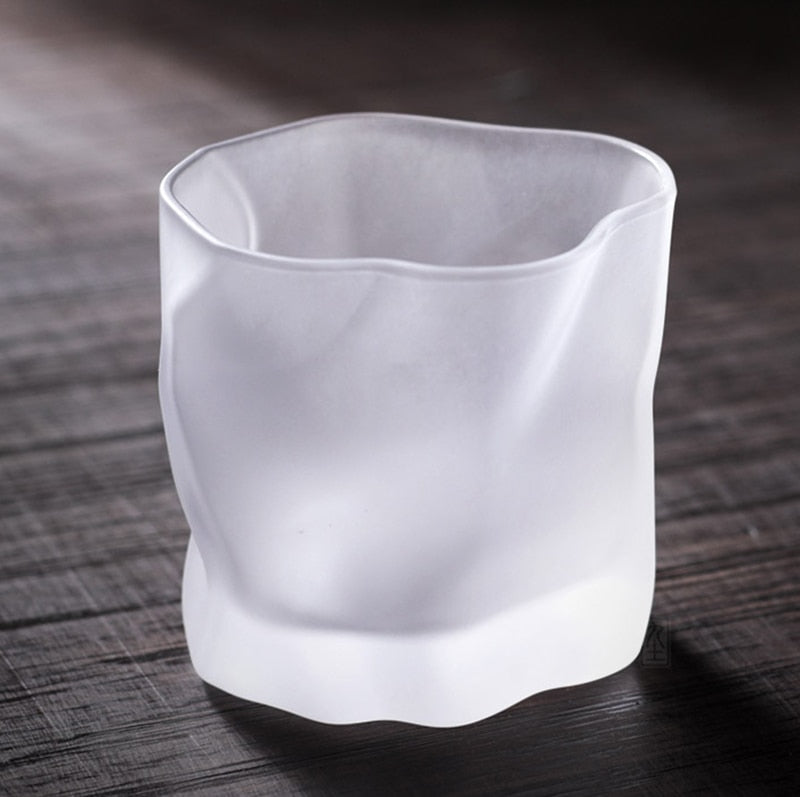 Whiskyglas-Set mit verzerrter Textur