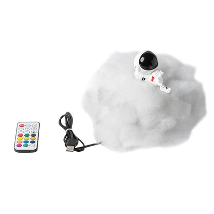 Astronaut Bunte Wolken Nachtlicht