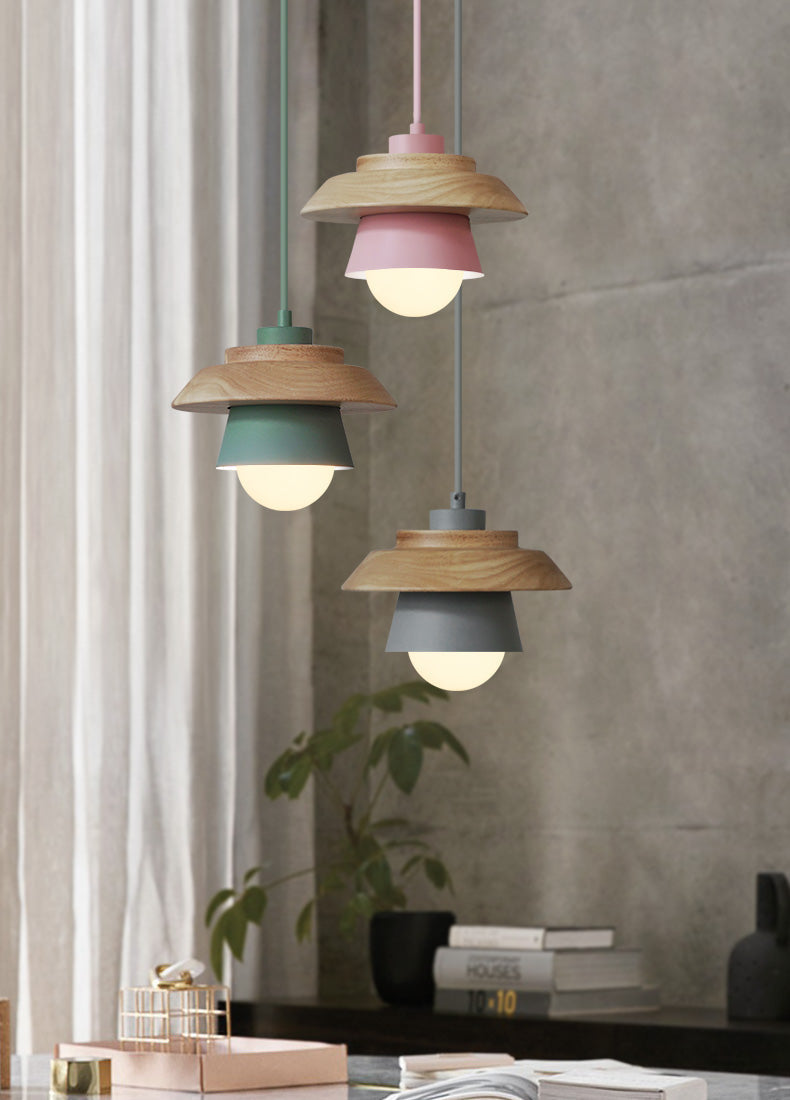 Pendelleuchten aus nordischem Holz