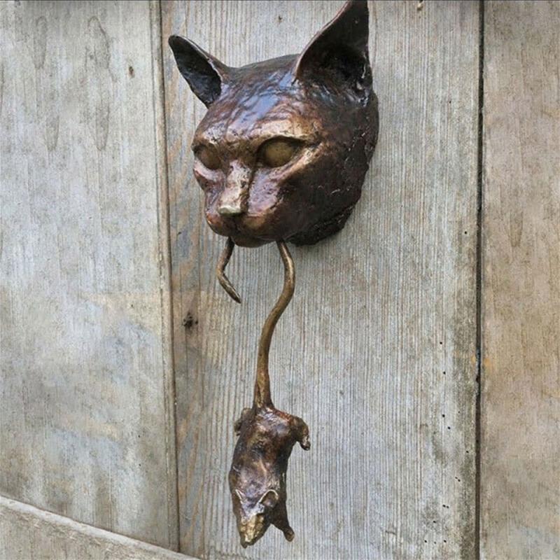 Kreativer Türklopfer aus Metall mit Katzen- und Mausmotiv