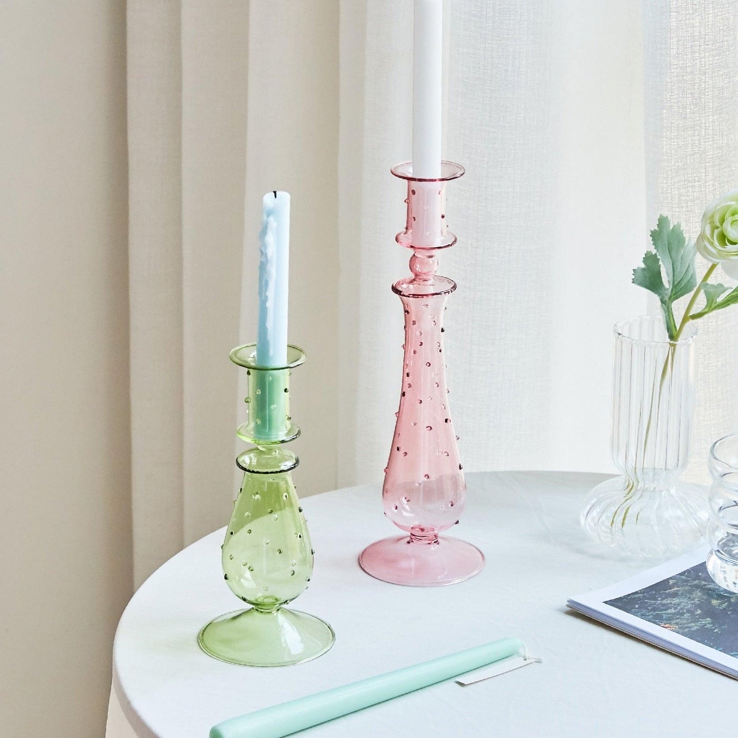 GlowCharm Kerzenhalter aus pastellfarbenem Glas | Dekorative Kerzenständer | Elegante Tischdekoration