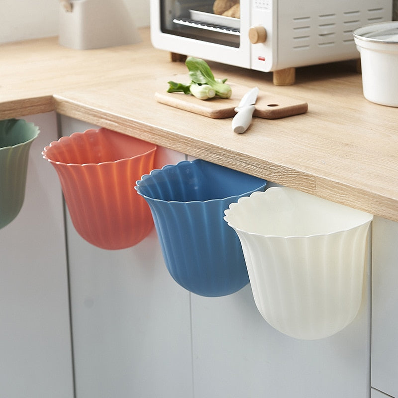 Nordic Flower Shape Hanging Trash Can | Brehn