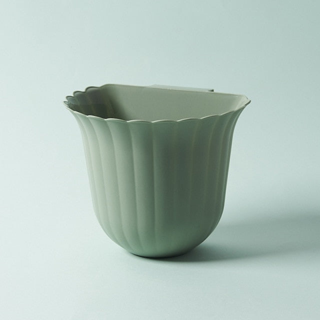 Nordic Flower Shape Hanging Trash Can | Brehn