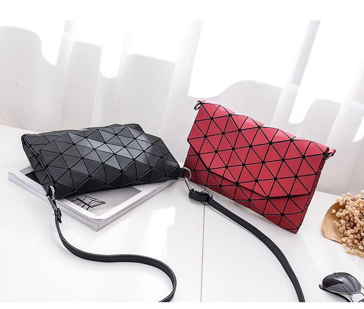 Abstract Geometric Matte Schultertasche | Brehn