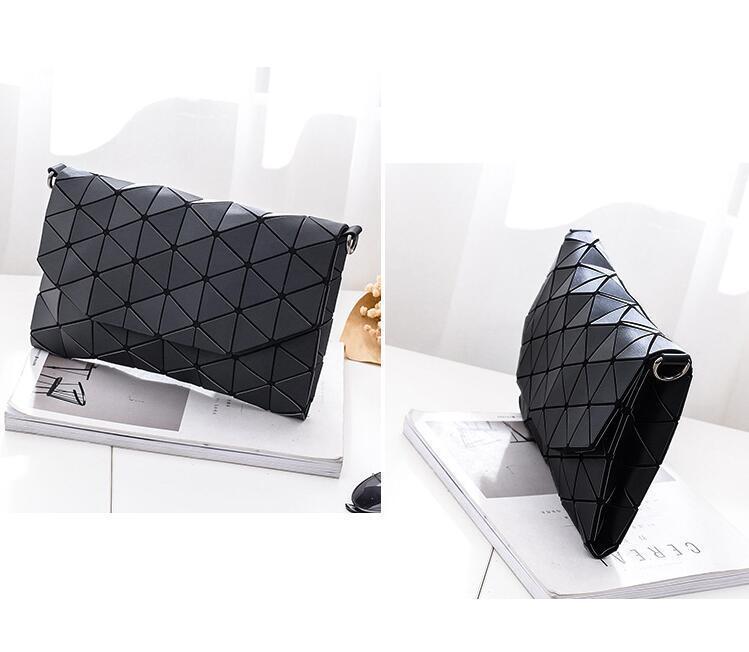 Abstract Geometric Matte Schultertasche | Brehn