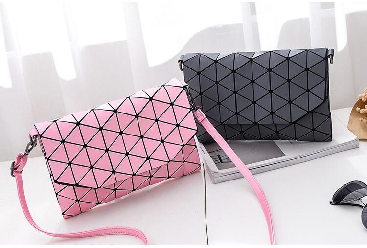 Abstract Geometric Matte Schultertasche | Brehn