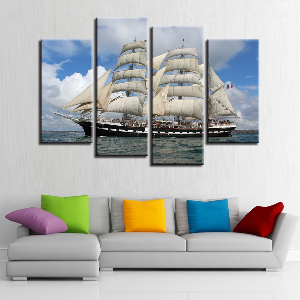 Segelboot im Meer – Leinwandbild